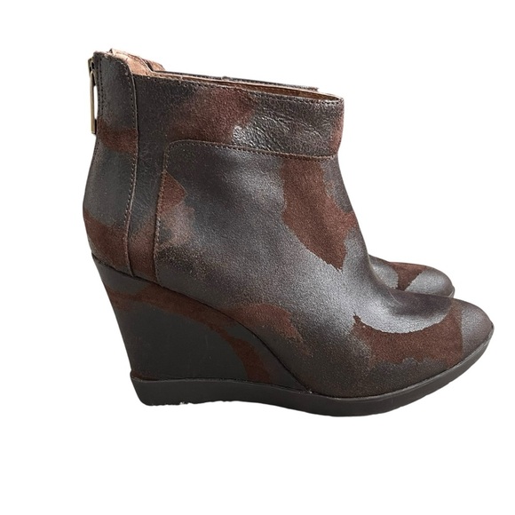 Donald J. Pliner Chez Vintage  Brown Suede Leather Wedge Ankle Boots Women’s 8 - Picture 2 of 8